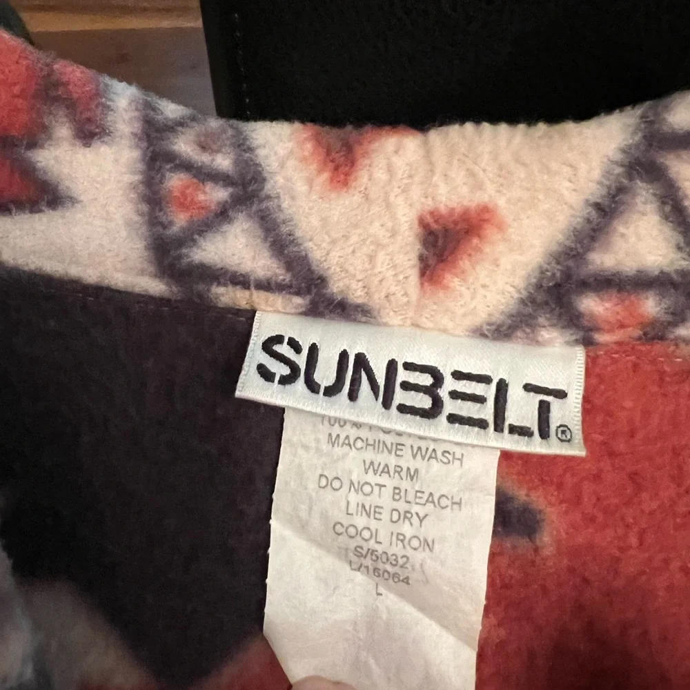 Sunbelt size large shacket 100% polyester made in USA tribal aztec design - Picture 3 of 6